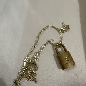 Lock necklace